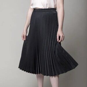 XiRena Black Pleated Sienna Skirt